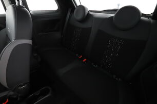 Interior asientos traseros lado del conductor