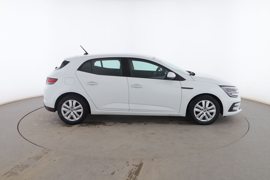 Exterior lado derecho