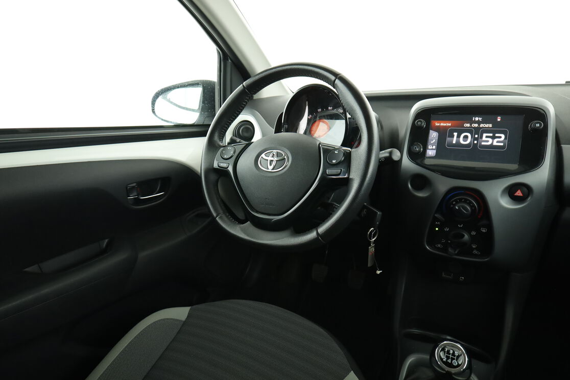 Intérieur côté conducteur depuis le siège arrière