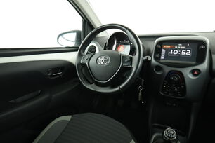 Intérieur côté conducteur depuis le siège arrière