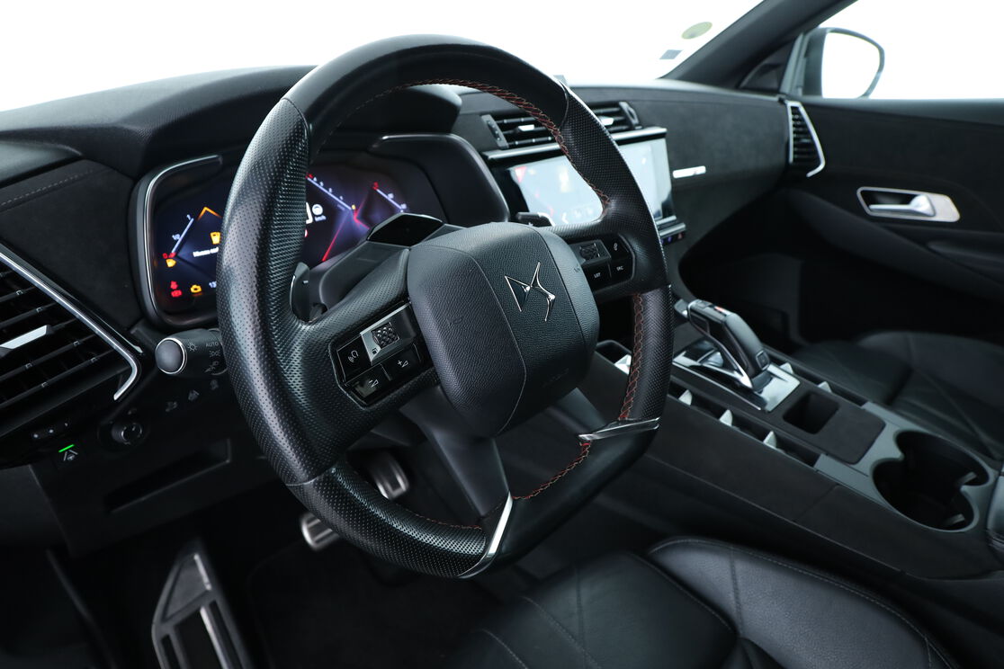 Intérieur côté conducteur 2