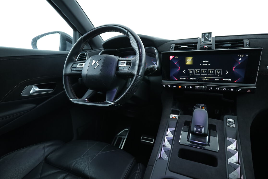 Intérieur côté conducteur depuis le siège arrière