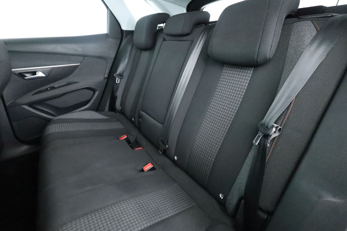 Intérieur sièges arrière depuis le côté conducteur