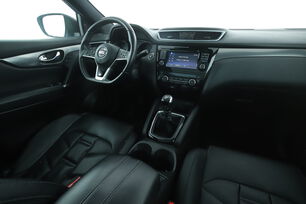 Innenraum der Fahrerseite vom Rücksitz