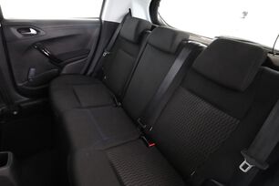 Interior asientos traseros lado del conductor