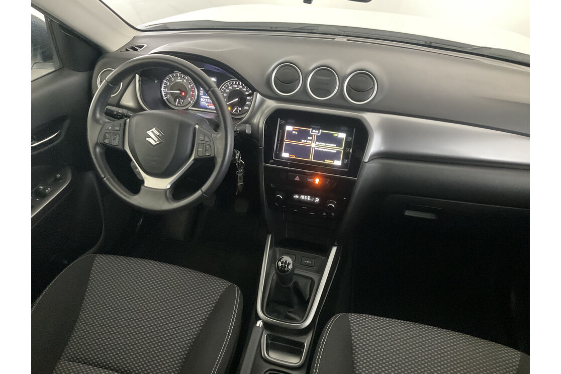 Interno lato guidatore, dal sedile posteriore
