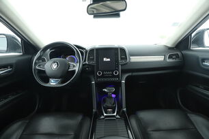 Intérieur avant de l'habitacle depuis le siège arrière