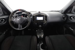 Interieur voorzijde gezien vanaf de achterbank