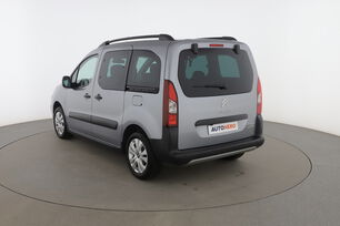 Exterior trasero izquierdo