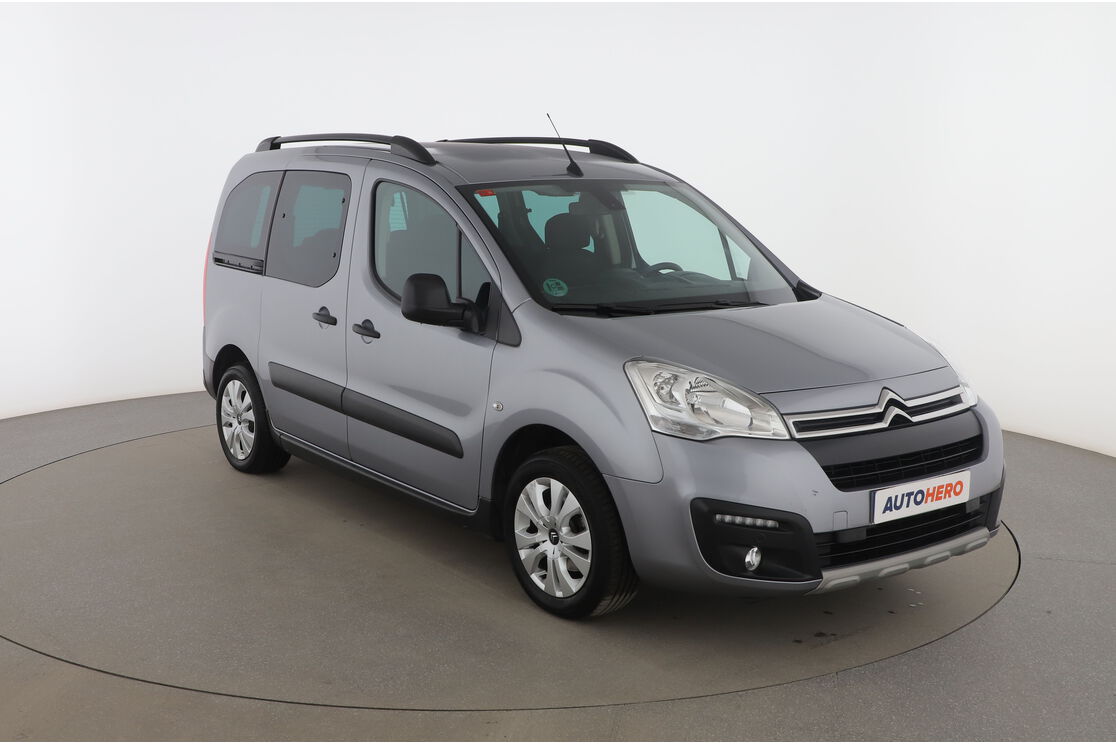 Exterior frontal derecho