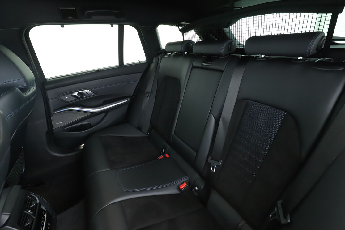 Intérieur sièges arrière depuis le côté conducteur