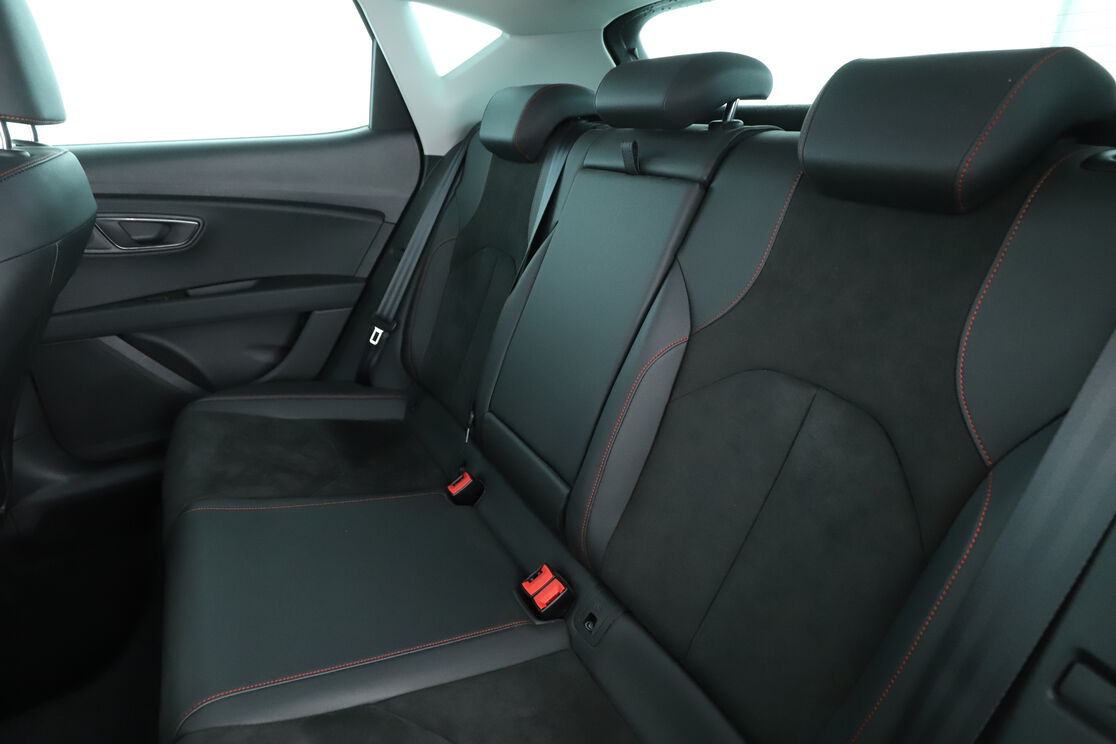 Intérieur sièges arrière depuis le côté conducteur