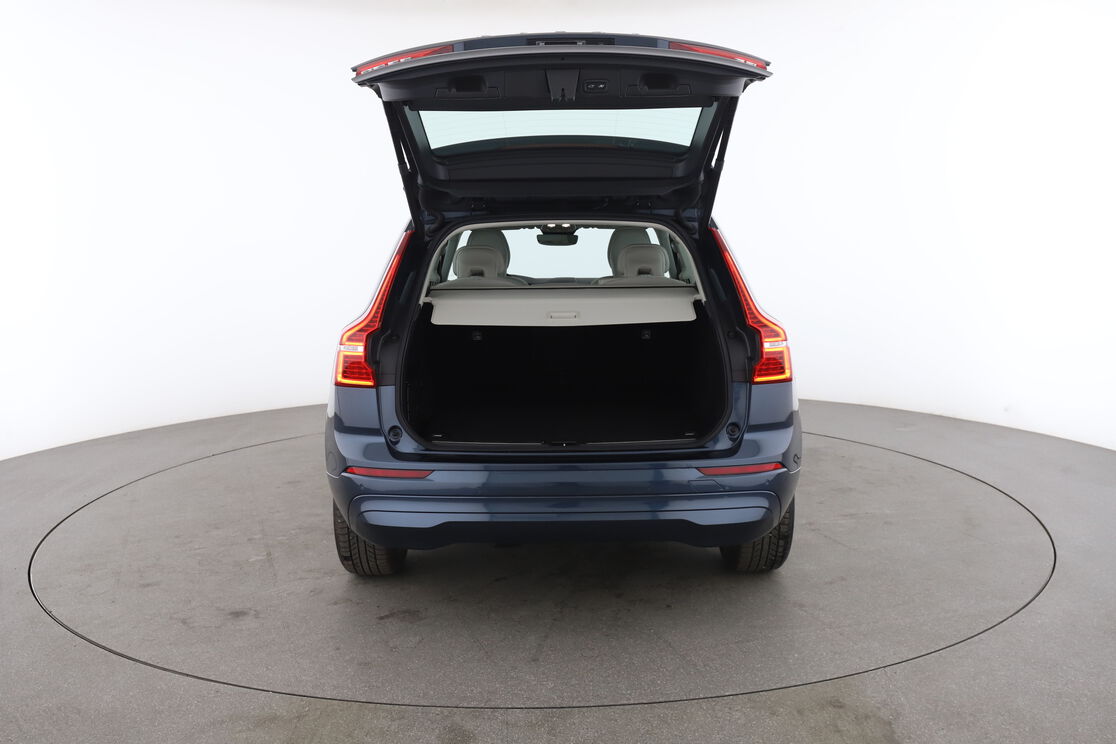 carDetails.imgAlt.interior.9