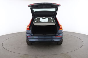 carDetails.imgAlt.interior.9