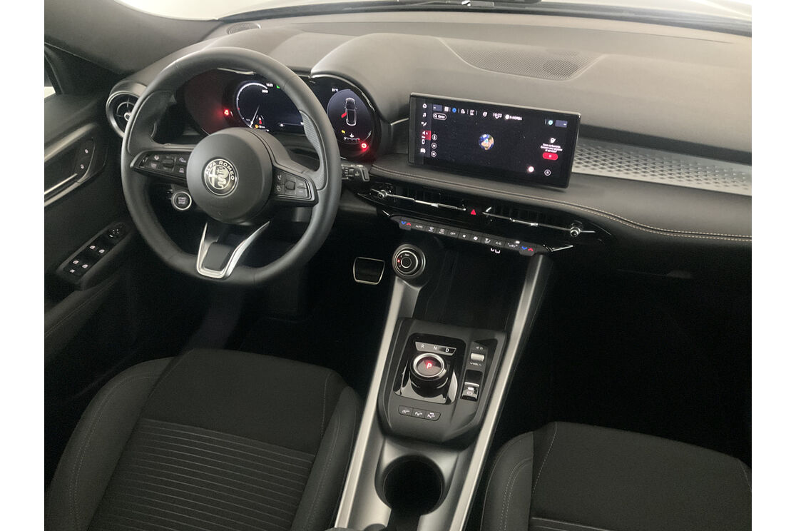 Interno lato guidatore, dal sedile posteriore