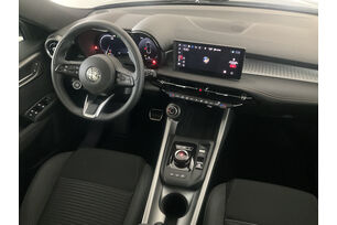 Interno lato guidatore, dal sedile posteriore