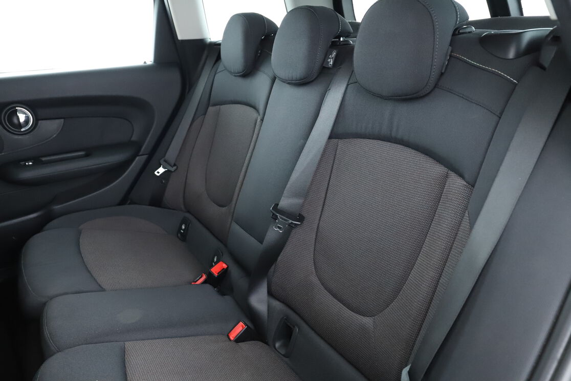 Intérieur sièges arrière depuis le côté conducteur