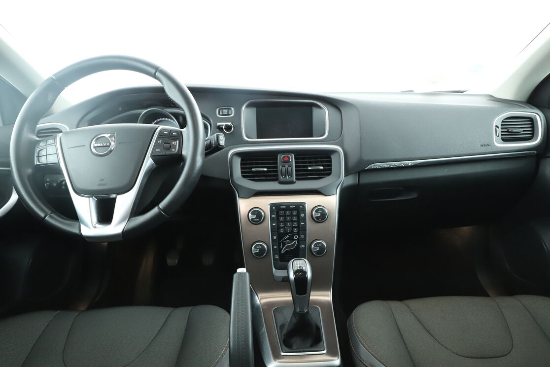 Intérieur avant de l'habitacle depuis le siège arrière