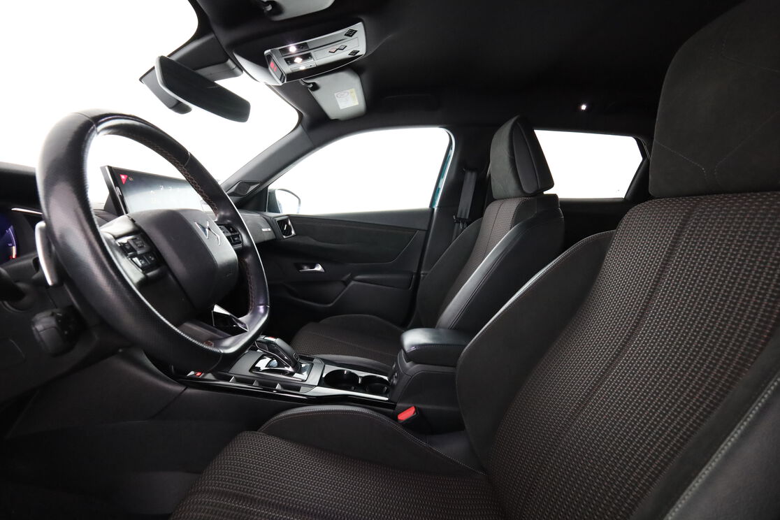 Intérieur côté conducteur 2