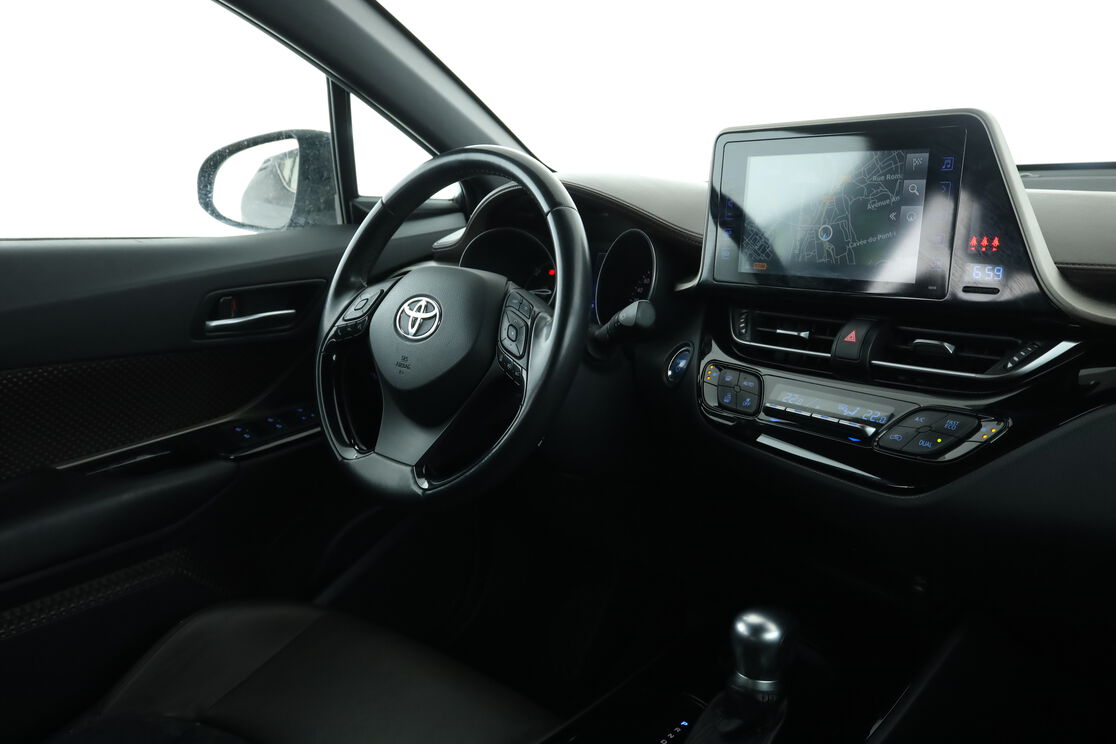 Intérieur côté conducteur depuis le siège arrière