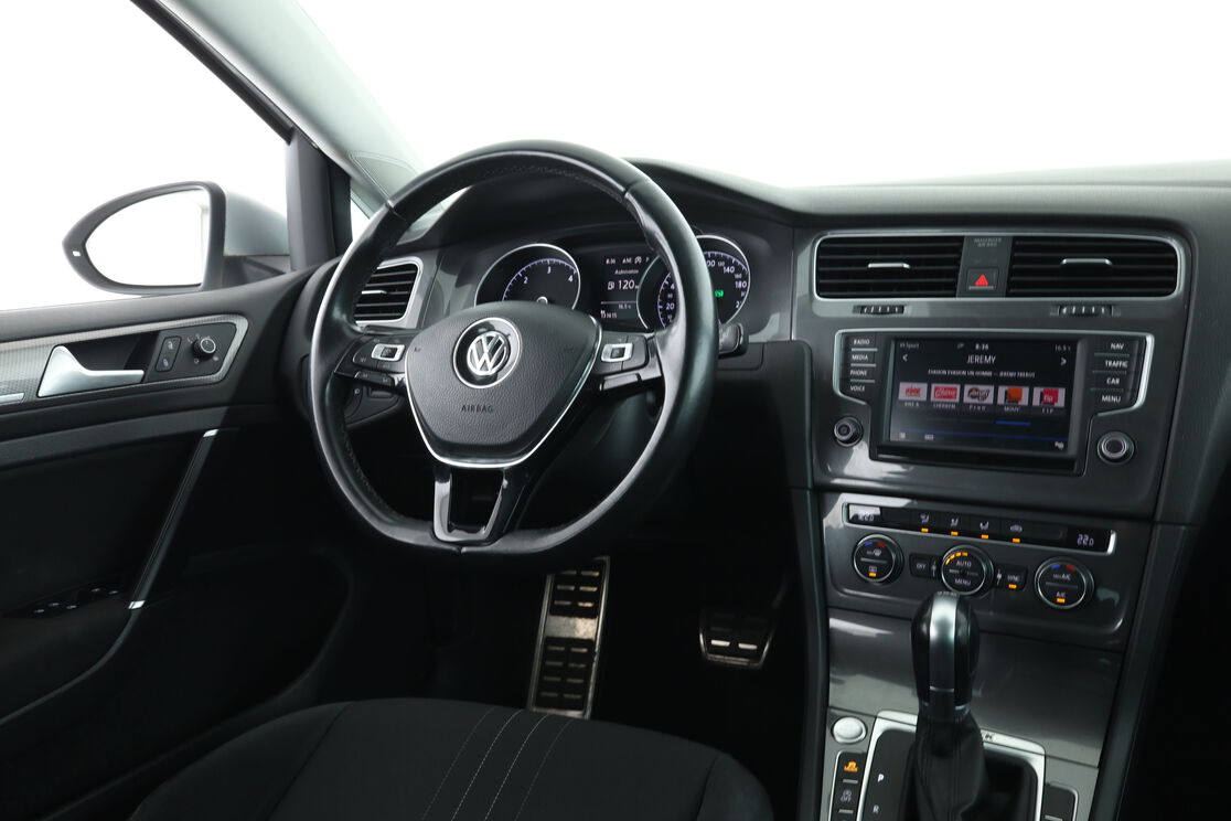 Intérieur côté conducteur depuis le siège arrière