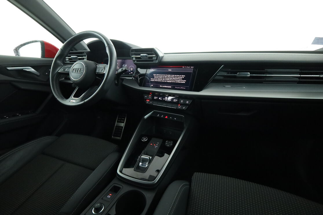 Intérieur côté conducteur depuis le siège arrière