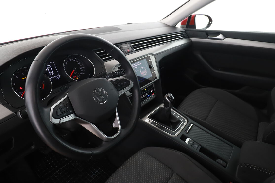 Innenraum auf der Fahrerseite 2