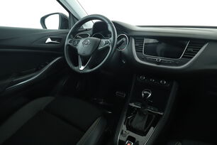 Interno lato guidatore, dal sedile posteriore