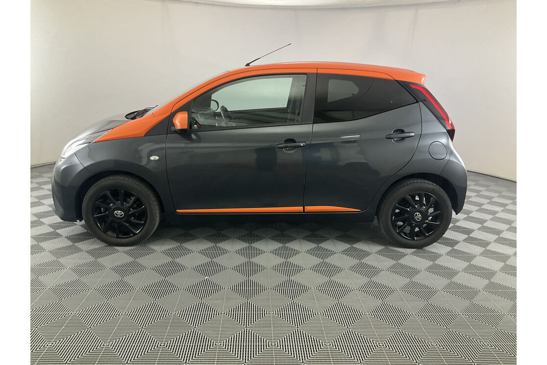 Esterno lato sinistro