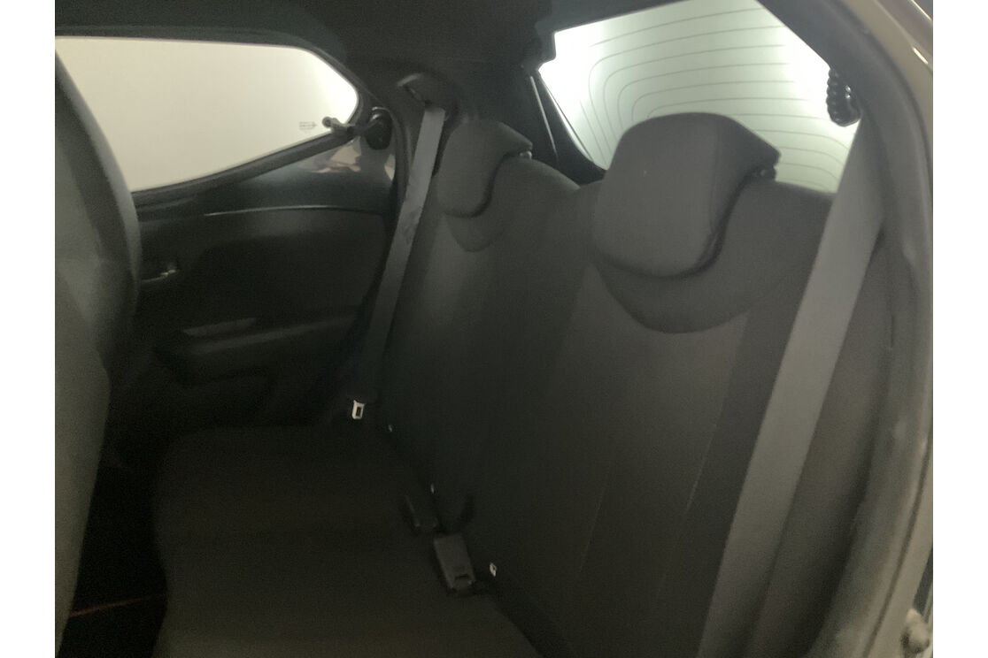 Interno sedili posteriori, dal lato guidatore