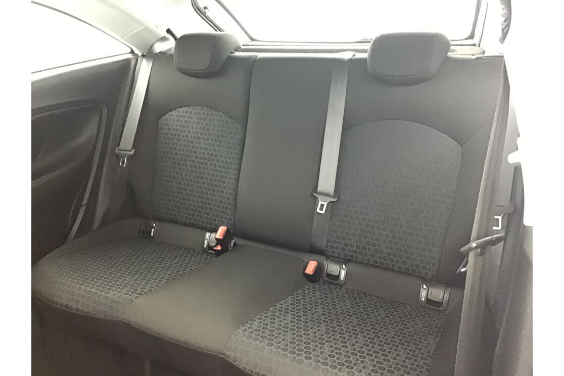 Intérieur sièges arrière depuis le côté conducteur