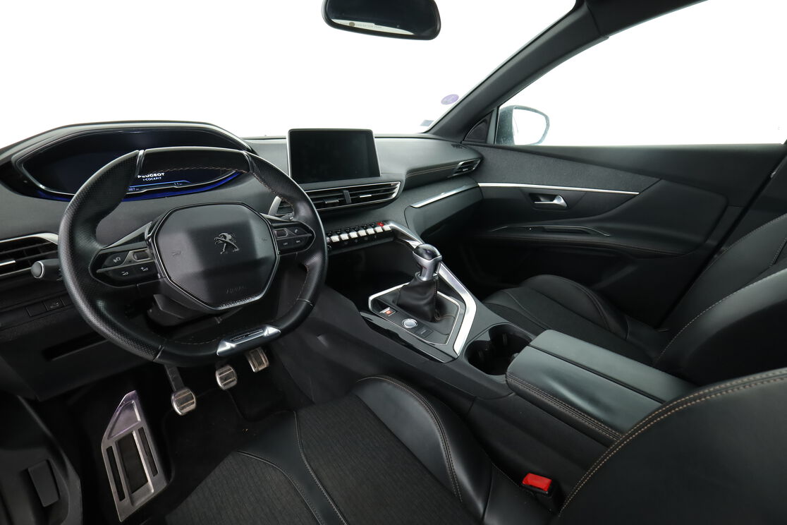 Intérieur côté conducteur 2
