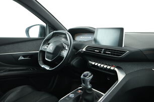 Intérieur côté conducteur depuis le siège arrière