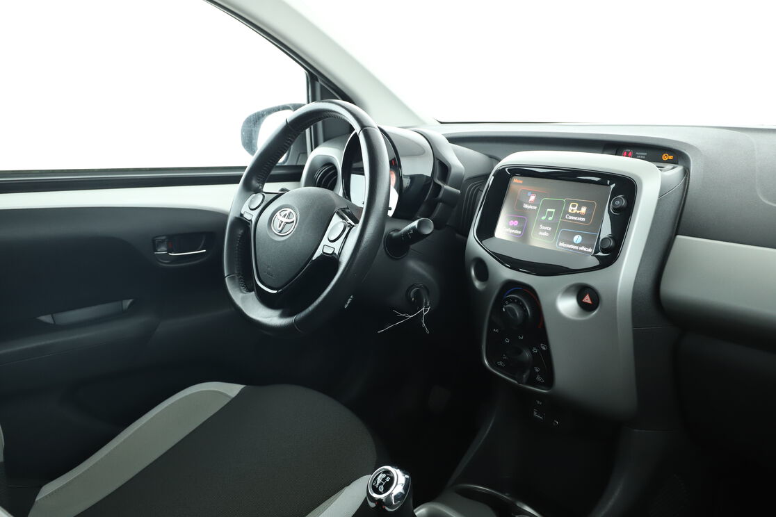 Intérieur côté conducteur depuis le siège arrière