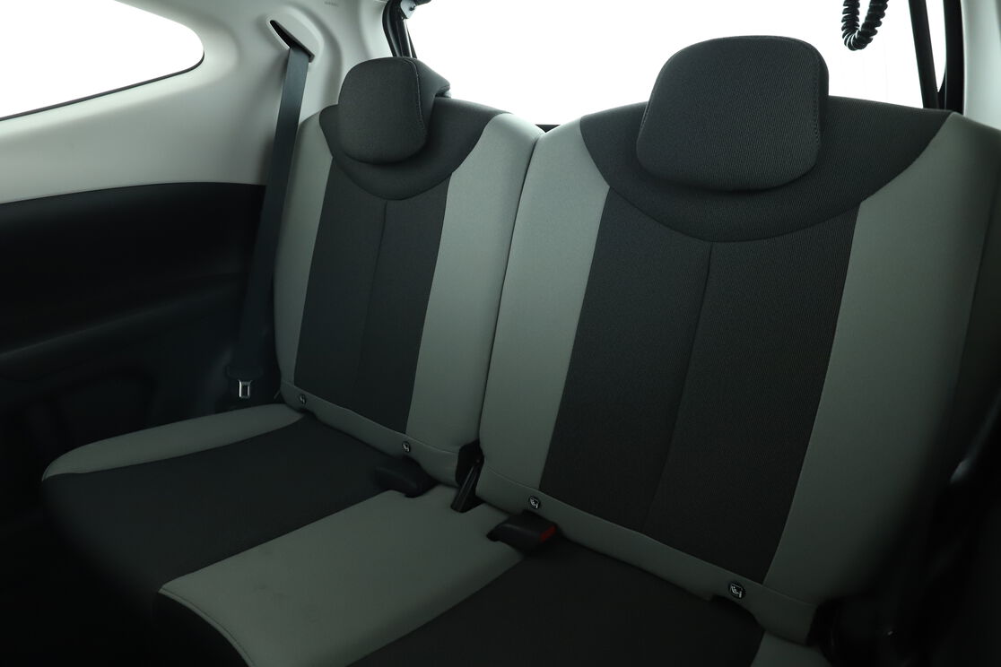 Intérieur sièges arrière depuis le côté conducteur