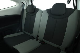 Intérieur sièges arrière depuis le côté conducteur