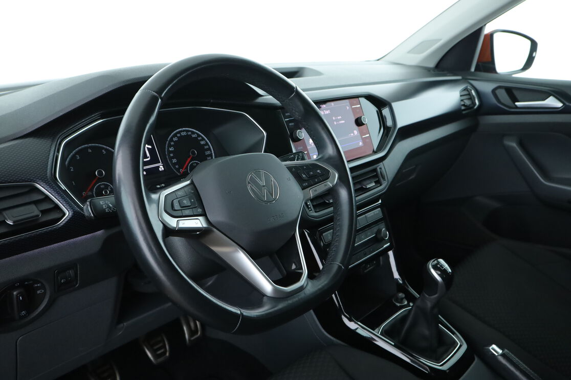 Innenraum auf der Fahrerseite 2