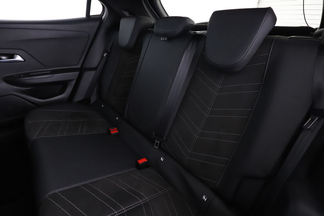 Interno sedili posteriori, dal lato guidatore