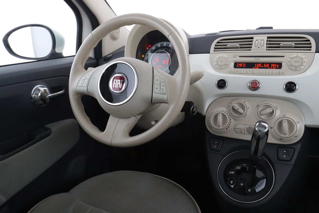 Intérieur côté conducteur depuis le siège arrière