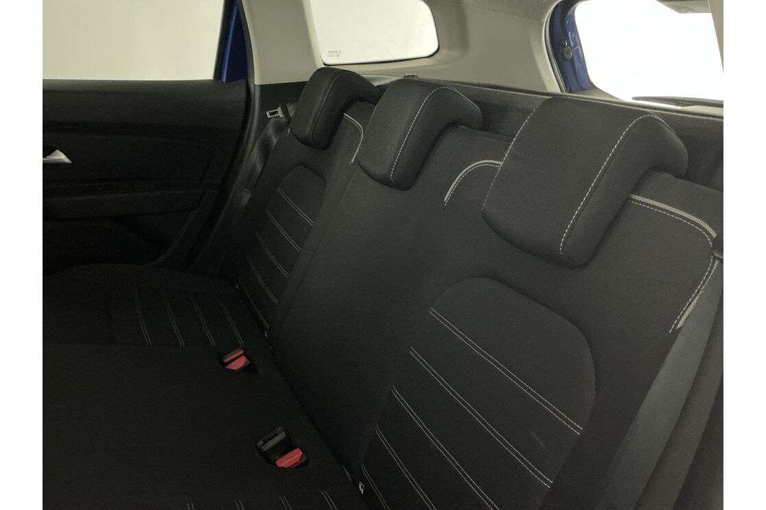 Interno sedili posteriori, dal lato guidatore