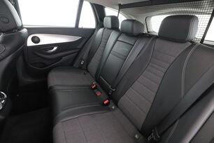 Intérieur sièges arrière depuis le côté conducteur