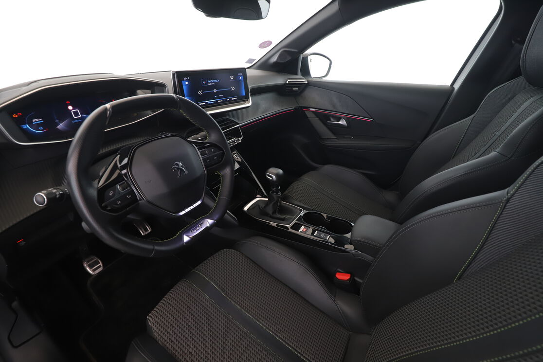 Intérieur côté conducteur 2