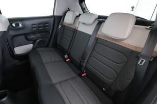 Intérieur sièges arrière depuis le côté conducteur