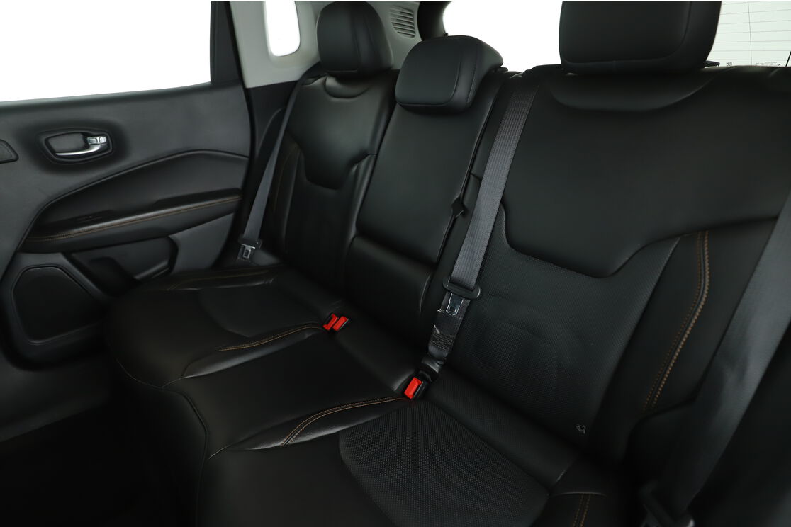 Intérieur sièges arrière depuis le côté conducteur
