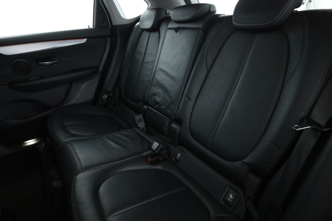 Intérieur sièges arrière depuis le côté conducteur