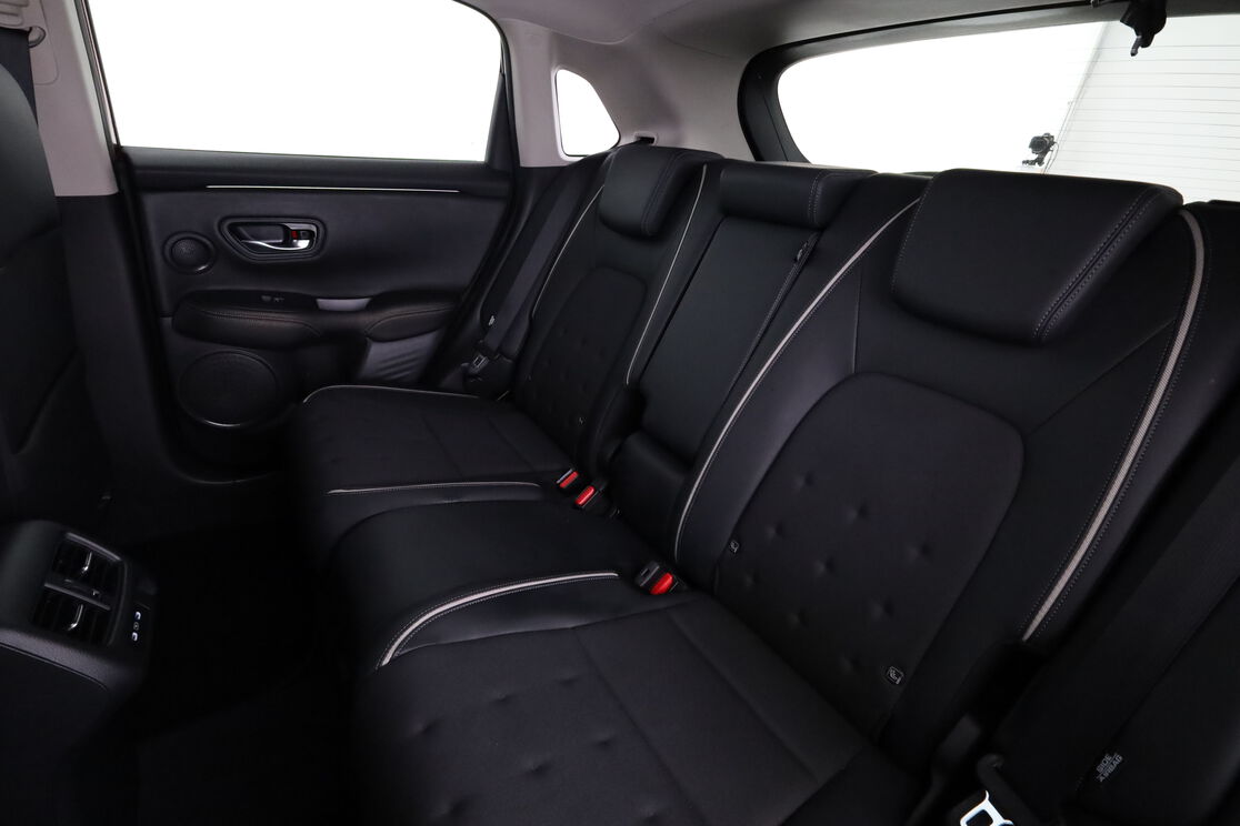 Interior asientos traseros lado del conductor