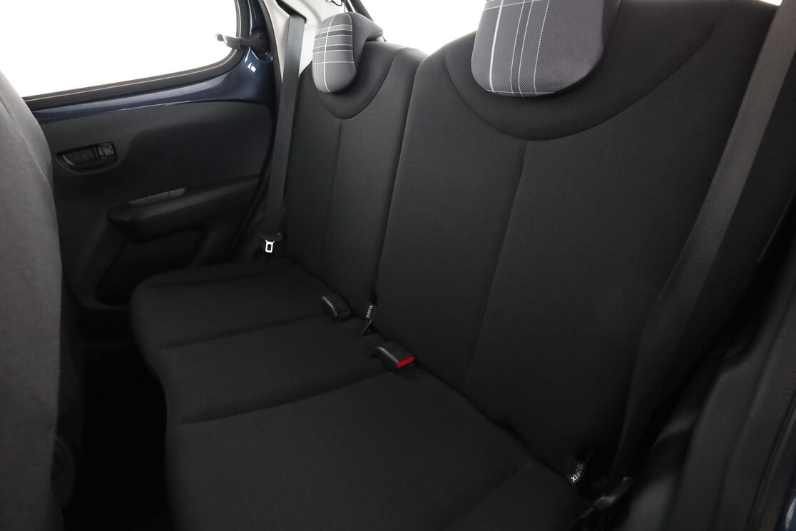 Intérieur sièges arrière depuis le côté conducteur