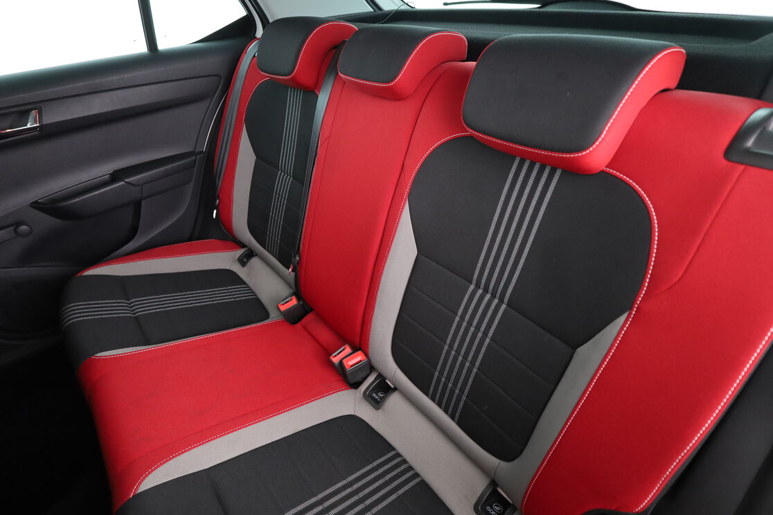 Intérieur sièges arrière depuis le côté conducteur