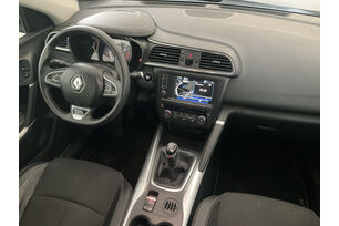 Interno lato guidatore, dal sedile posteriore
