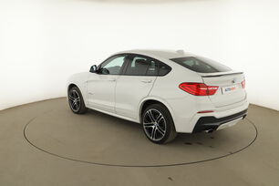 Extérieur arrière gauche